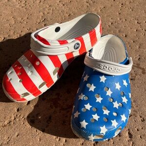 Crocs Mens Patriotic Clogs - Red, White, and Blue